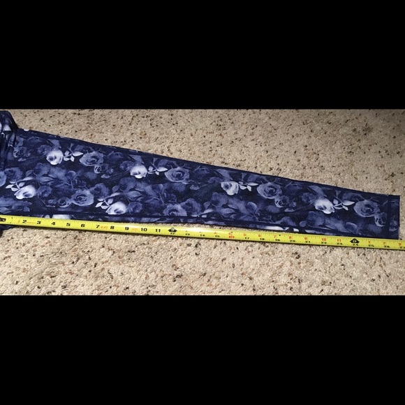 Inner Spirit Blue Floral Leggings - Picture 6 of 6